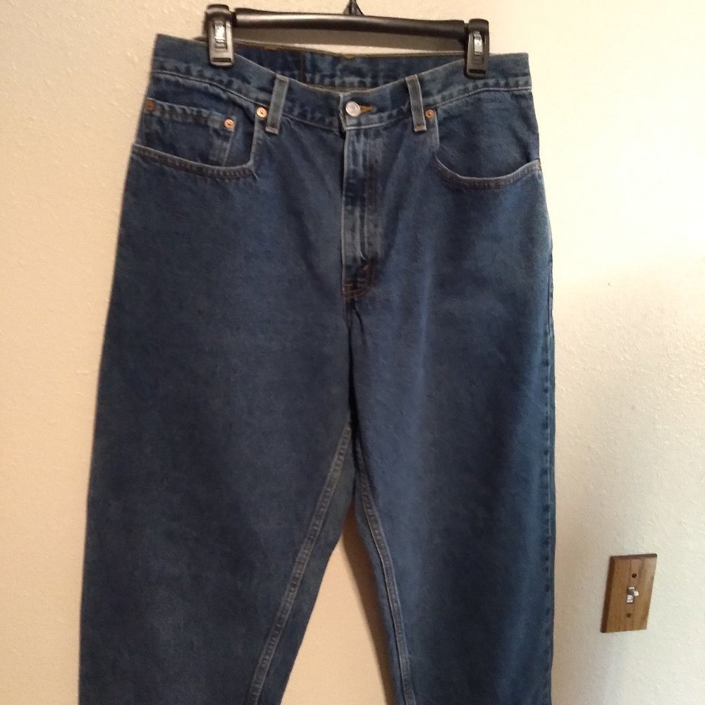 Levi 550 Relaxed Jeans, size W-34; L-32. Excellent Condition.
